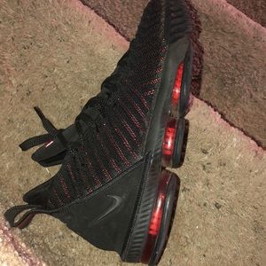 Lebron 16 fresh bred